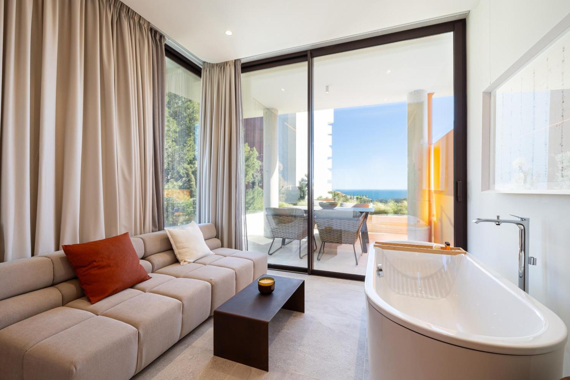 Leiro Residences Фуeнхирола Екстериор снимка
